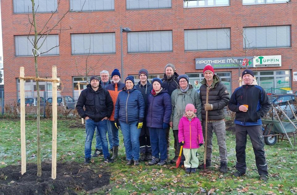 Pflanzaktion Obstwiese